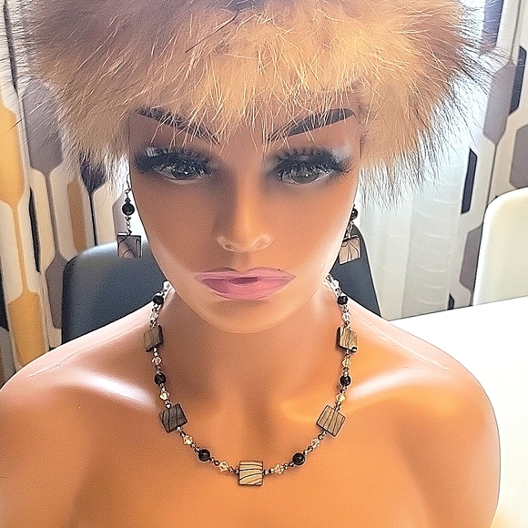 StunningvNecklace & Earring Set | Lab Created Stones w faux crystals and beads - Picture 1 of 14